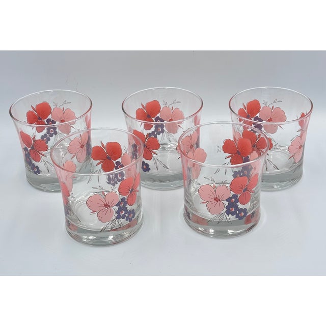 Elevate your home bar with this exquisite vintage JMP Marketing Galleria lowball glass set! This set includes five...