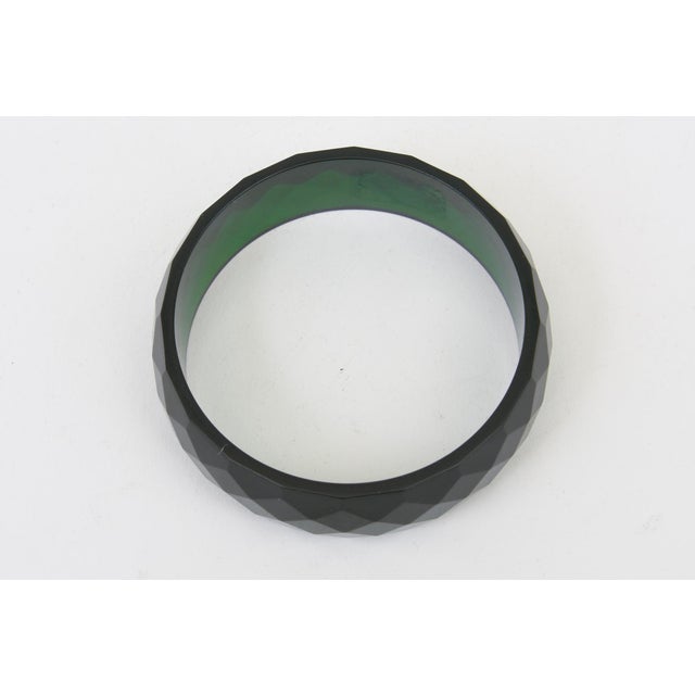 Vintage 1930's Green Diamond Faceted Bakelite Bangle Bracelet For Sale - Image 11 of 11