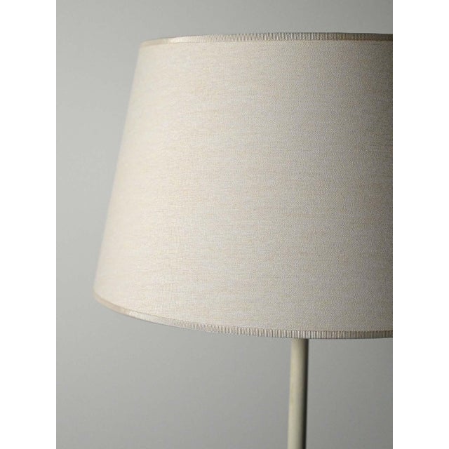 Scandinavian Tripod Floor Lamp in White Lacquered Wood, 1950s For Sale - Image 3 of 10