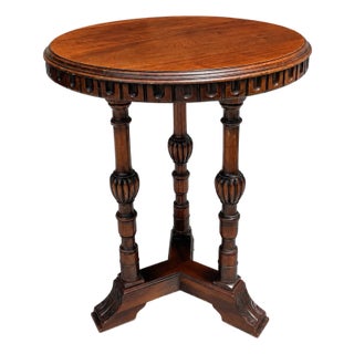 Vintage Kittinger Mahogany Round Side Table – Federal / Colonial Revival Style For Sale