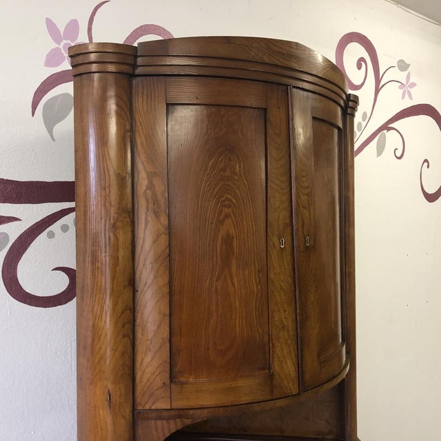 Biedermeier Corner Cabinet in Ash, 1840 For Sale - Image 9 of 15