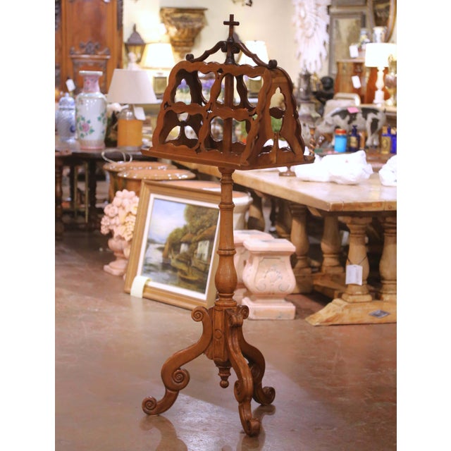 18th Century French Louis XVI Walnut Lectern Lutrin With Tripod Base For Sale In Dallas - Image 6 of 10