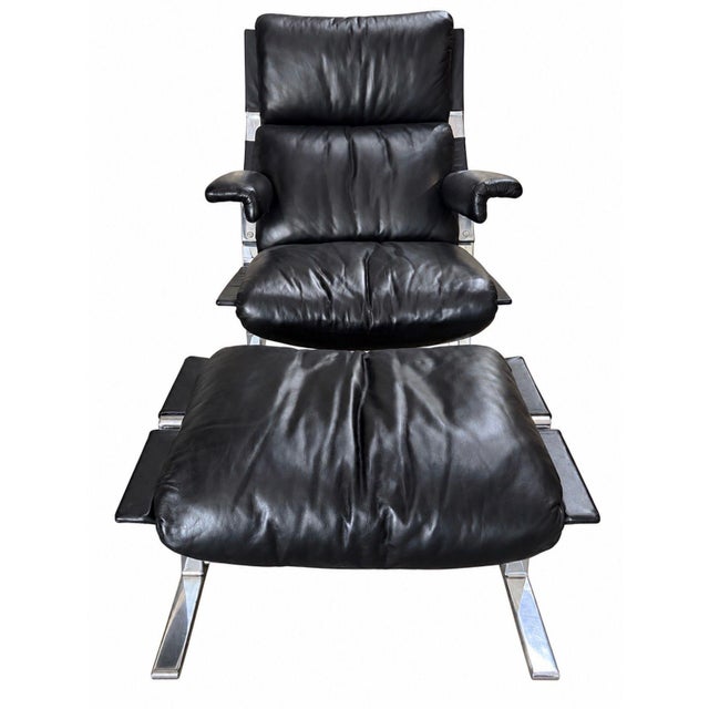 Vittorio Introini for Saporiti Italia P60 Lounge Chair & P61 Ottoman, Italy 1970’s. Original in great condition. Chair and...