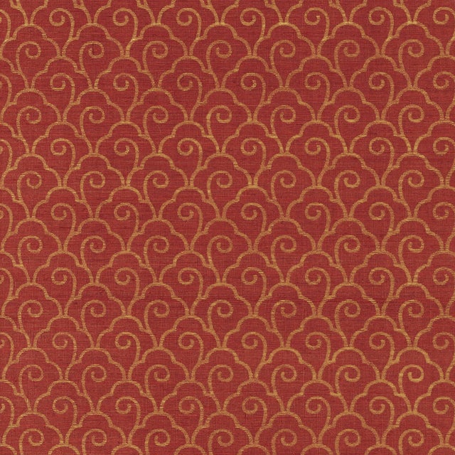 Sample - Schumacher Scallop Filigree Sisal Wallpaper in Gold on Lacquer For Sale