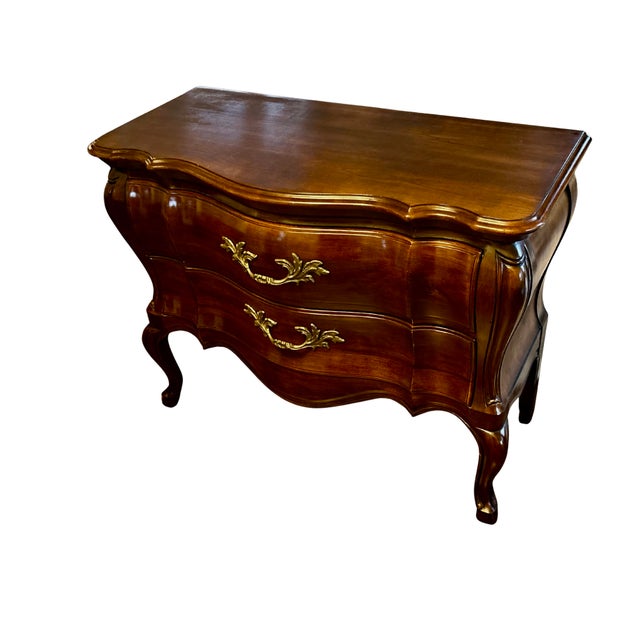 Mid 20th Century John Widdicomb Louis XV Style Bombe Commode – French Provincial Curved Chest of Drawers With Cabriole Legs & Brass Hardware For Sale - Image 10 of 16