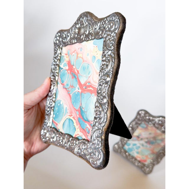 Pair of Vintage English Sterling Silver Repoussé Picture Frames, Velvet Back, 1987 For Sale In Dallas - Image 6 of 17