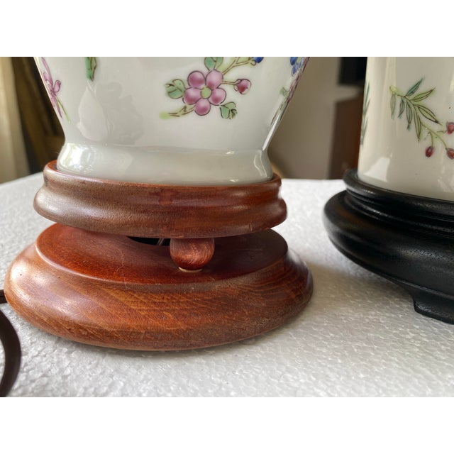 Dark Pink Vintage Chinoiserie Porcelain Table Lamps With Hand-Painted Floral Motifs and Wooden Bases - Pair For Sale - Image 8 of 12