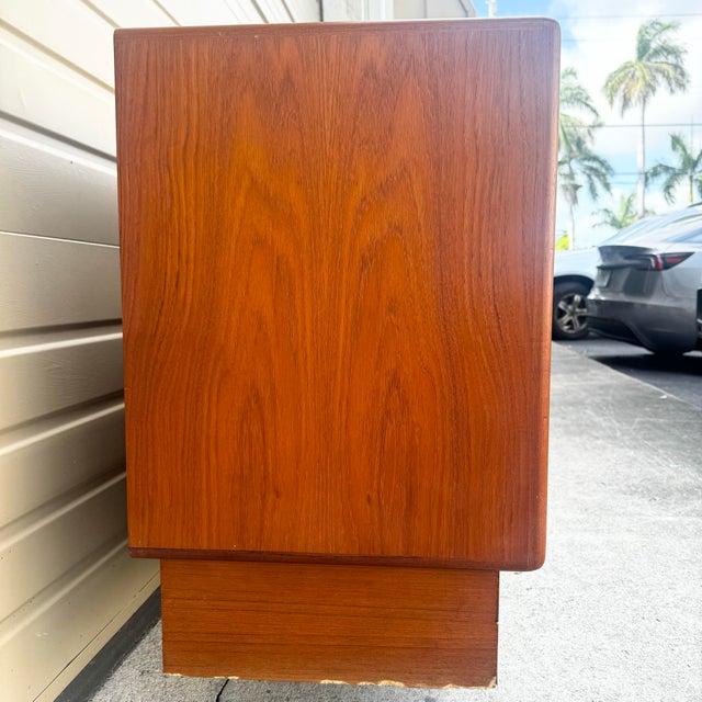 Wood Mid Century Modern Teak Credenza For Sale - Image 7 of 12