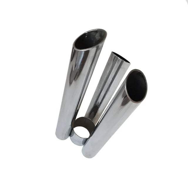 Italian tubular Space Age Metal Vase, 1960s Inspired by Gio Ponti and Space Age. H: 20.5 cm W: 8 cm Tube diameter: 2.5 cm