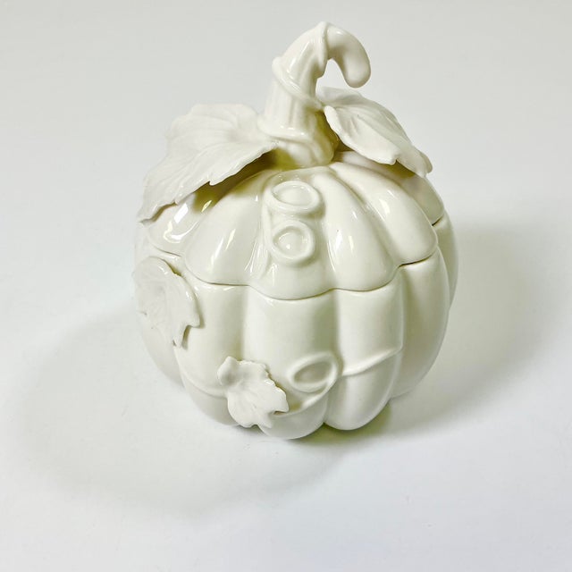 American Vintage Americana Boho Chic Hollywood Regency Blanc De Chin Pumpkin Box, Halloween & Thanksgiving For Sale - Image 3 of 11