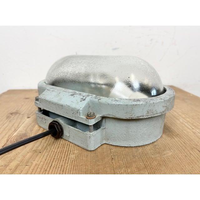 Industrial Cast Aluminium Wall Light with Frosted Glass from Elektrosvit, 1970s For Sale - Image 9 of 16