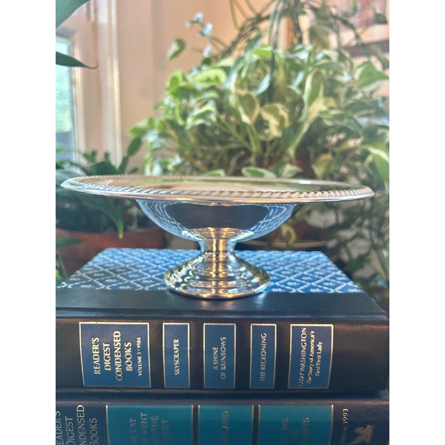 Rogers Bros. Vintage Wm Rogers Silver Plate Pedestal Dish With Gadroon Trim For Sale - Image 4 of 10