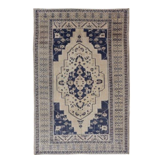 Vintage Hand-Knotted Turkish Oushak in Wool With Sub-Geometric Medallion Design For Sale