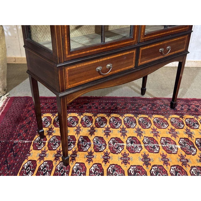 Late 19th Century English Mahogany Display Cabinet For Sale - Image 9 of 17