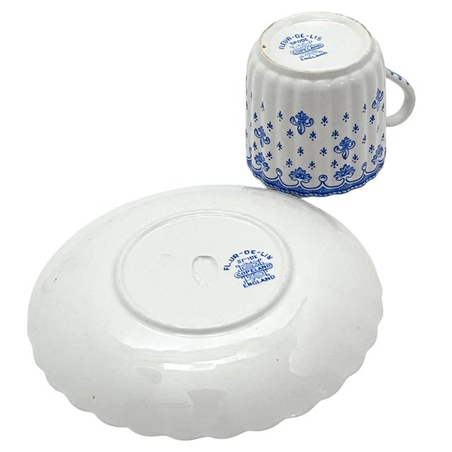 English 1940s English Copeland Spode Flat Demitasse Cup & Saucer Set For Sale - Image 3 of 6