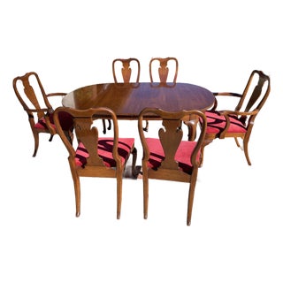 Early 20th Century Hickory Chair Queen Anne Style 556 Dining Table Set For Sale