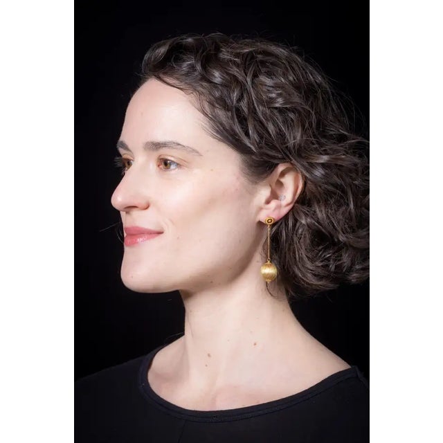 Contemporary Late 20th Century Pair of 22K Gold Drop Earrings by Deborah Lockhart Phillips For Sale - Image 3 of 4