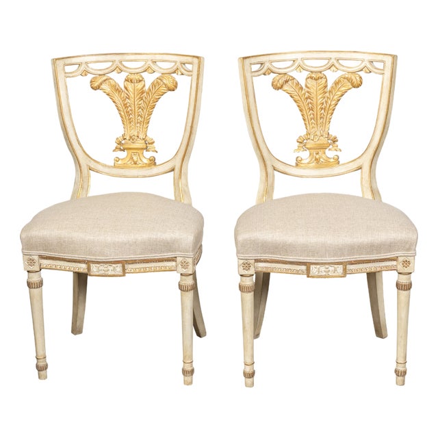 Pair of English 1900s Neoclassical Style Painted and Gilt Chairs with Feathers For Sale