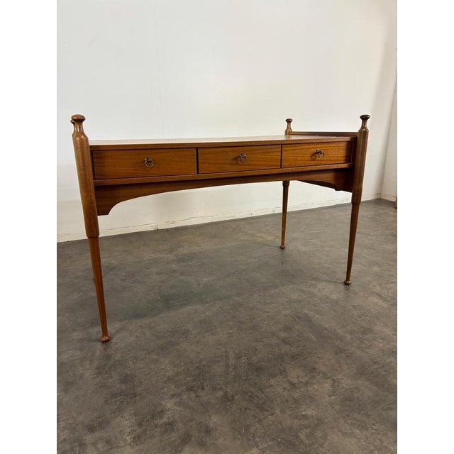 Italian Teak Desk from Fratelli Prosperio, in Very Good conditions.