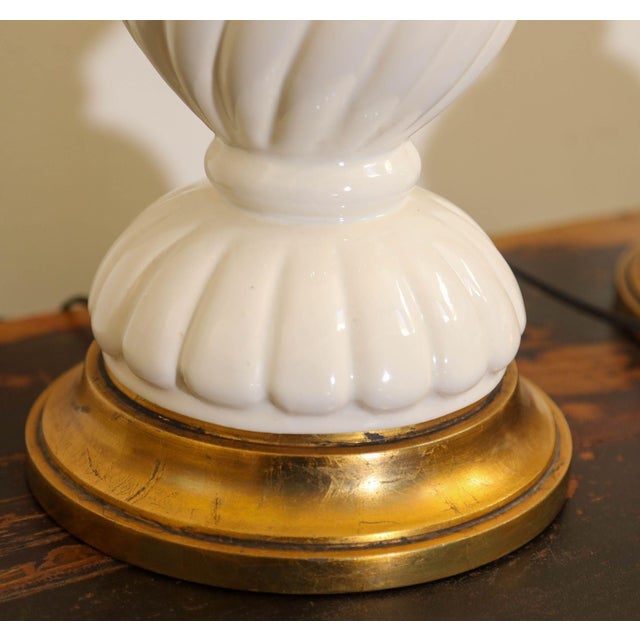 White Ceramic Table Lamps by Nardini Studio of California 1960 a Pair For Sale In Palm Springs - Image 6 of 12