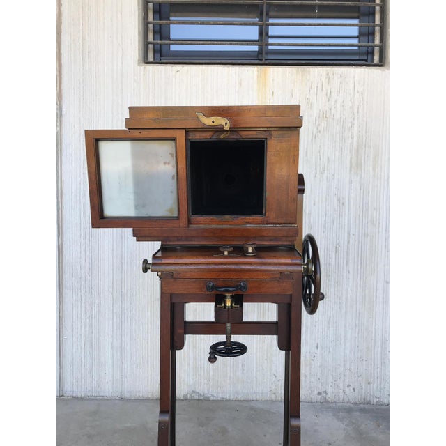 Late 19th Century 19th Century Old Study Camera in Oak Wood With Height Adjustable and Brake For Sale - Image 5 of 13