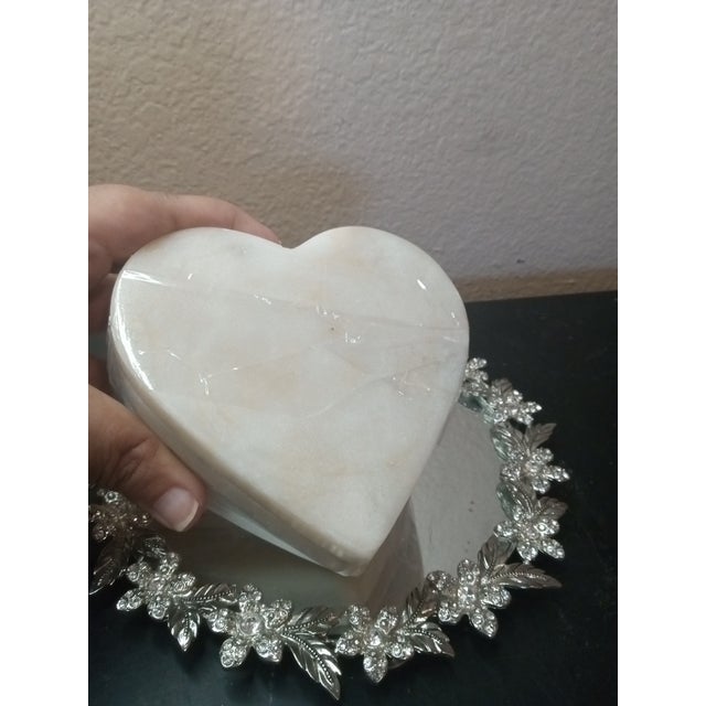 1980s Exquisite Set of 4 Alabaster Heart Shaped Coasters From Italy For Sale - Image 4 of 6