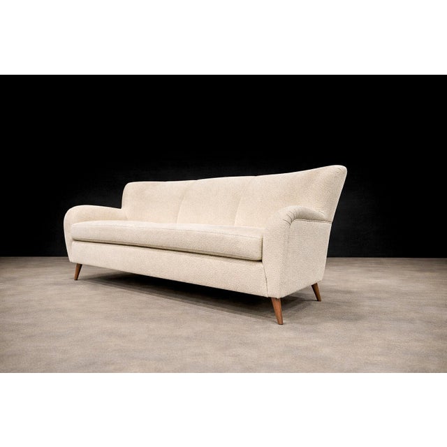 White Sofa in White Boucle, Forma Brazil, 1960s For Sale - Image 8 of 10
