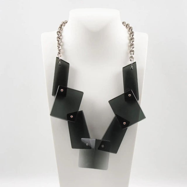Transparent Gray Lucite Geometric Bib Necklace For Sale - Image 4 of 8