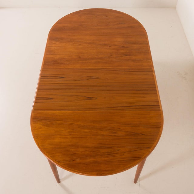 Brown Danish Round Teak Expandable Table with 2 Leaves, 1960s For Sale - Image 8 of 14