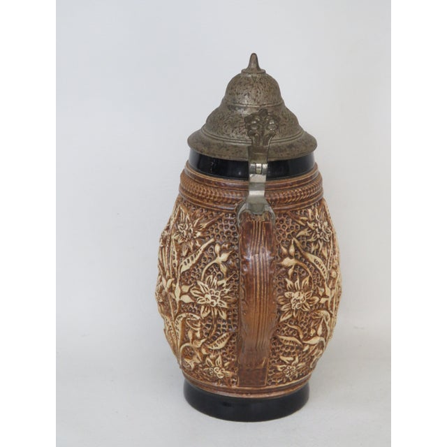 Mid 20th Century German Original King 500 Lidded Ceramic Beer Stein Man and Woman Floral 4692b For Sale - Image 5 of 10