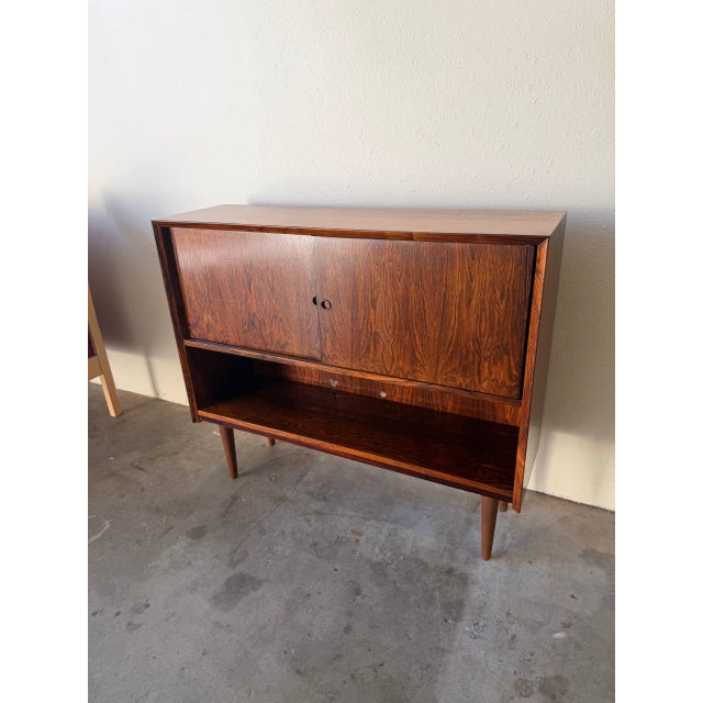 Brown Vintage Danish Rosewood Cabinet / Media Console – Mid-Century Scandinavian Storage Bookcase For Sale - Image 8 of 8