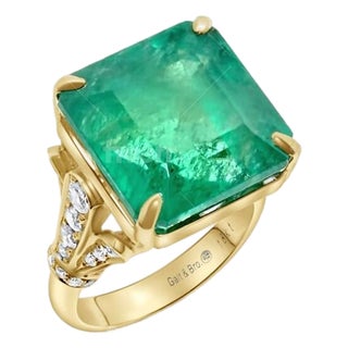 Fancy Vivid Green Emerald Shape Square Step Cut Emerald Diamond Cocktail Statement, Size 7 For Sale