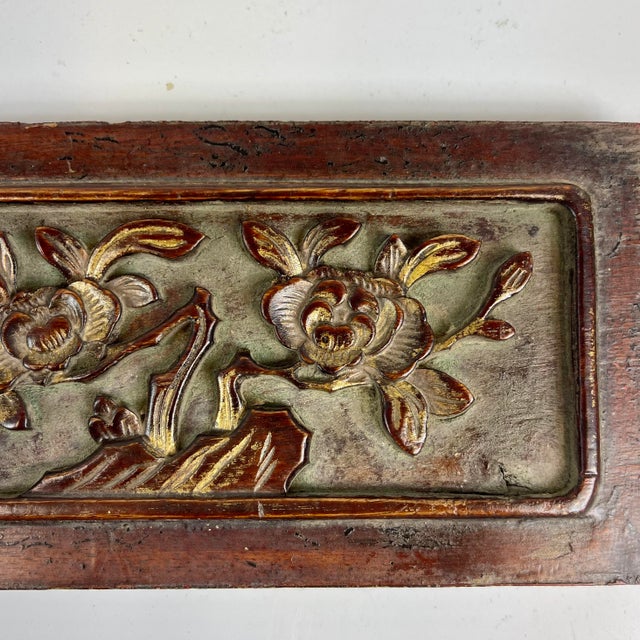 Mid 19th Century 19th Century Chinese Small Wooden Carving of Flowers For Sale - Image 5 of 6