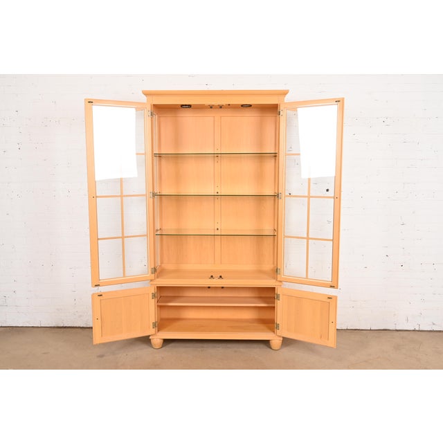 Late 20th Century Ethan Allen Arts & Crafts Shaker Maple Lighted Bookcase Cabinet For Sale - Image 5 of 12