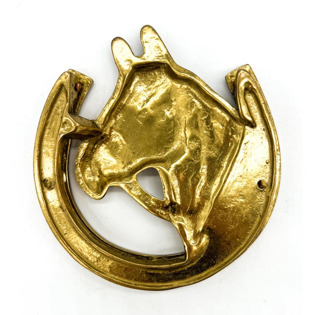 Brass Vintage Brass Horse Head & Horseshoe Door Knocker With Celtic Knot – English Equestrian / Traditional For Sale - Image 8 of 9