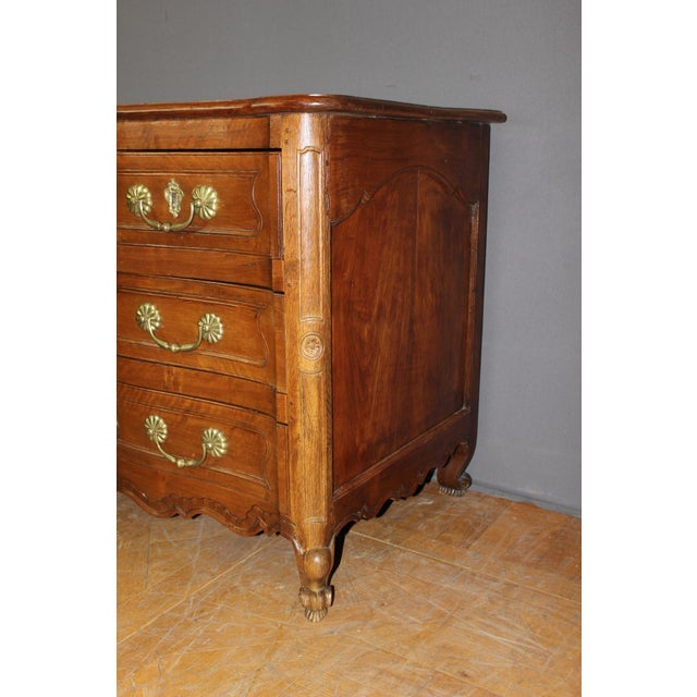 Louis XV Style Commode in Walnut and Cherry Wood, 1700s For Sale - Image 15 of 17