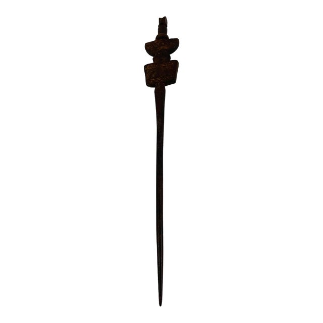 Early 20th Century Nyamwezi Figural Engagement Hair Pick Tanzania For Sale
