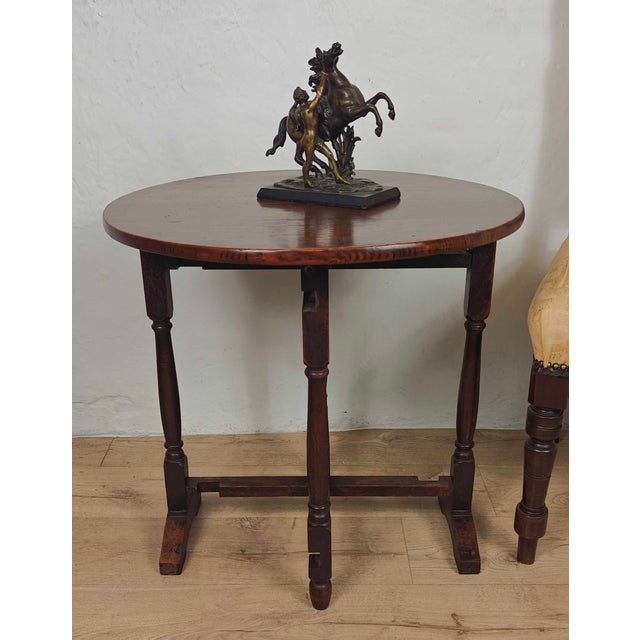 This exquisite Victorian tilt top table exudes a country character and sophistication to the kitchen or living room home...