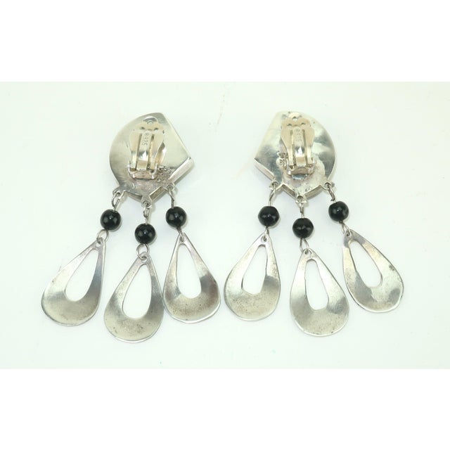 Taxco Mexico Sterling Silver & Black Glass Dangle Earrings, 1960’s, A Pair For Sale In Atlanta - Image 6 of 9