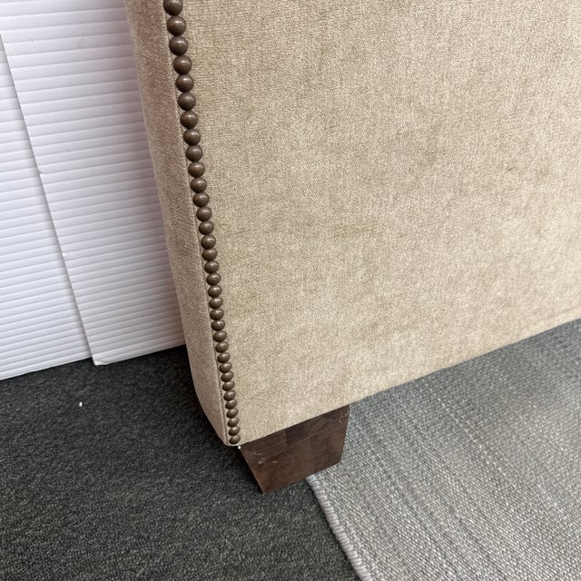 2020s Queen Size California Sofa Verona Headboard For Sale - Image 5 of 12