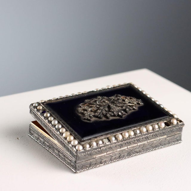 Snuffbox in Silver with Glass and Beads For Sale - Image 9 of 11