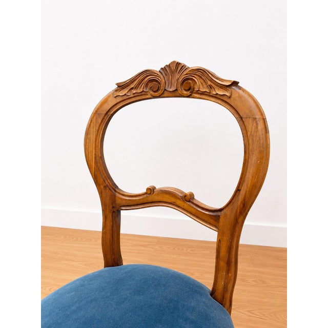 Mid-Century Modern Louis Philippe Chairs in Walnut and Blue Velvet, 1950s, Set of 5 For Sale - Image 3 of 15