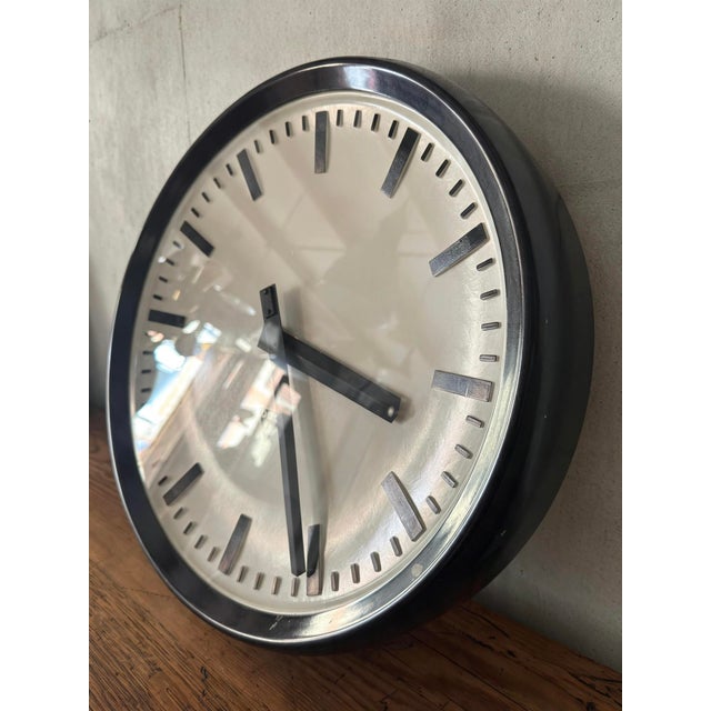 Bauhaus Large Czech Bakelite Office Clocks from Pragotron, 1950s For Sale - Image 3 of 8