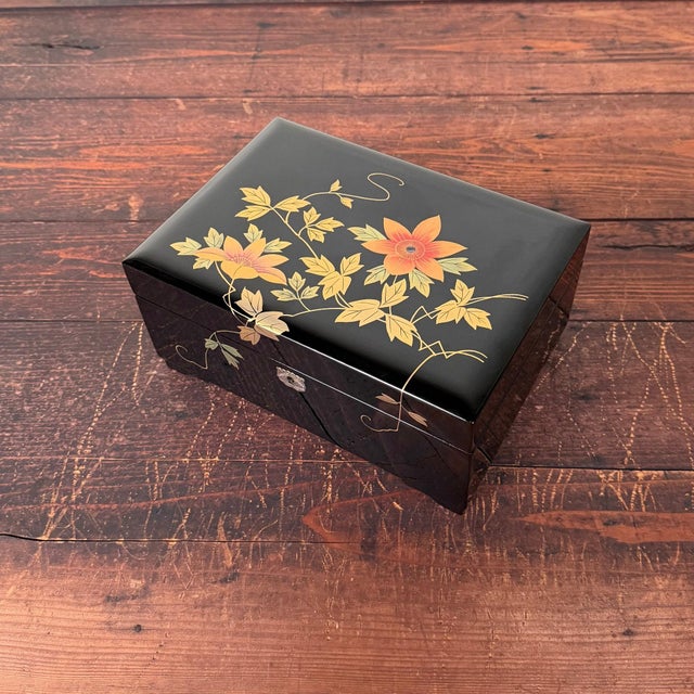 Japanese Aizu Lacquer Musical Jewellery Box, 1980s For Sale - Image 10 of 18