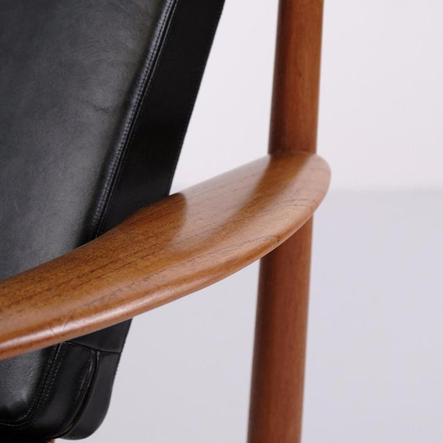 Black Model 118 Armchair Grete Jalk for France & Søn in Teak and Black Leather, 1960s For Sale - Image 8 of 11