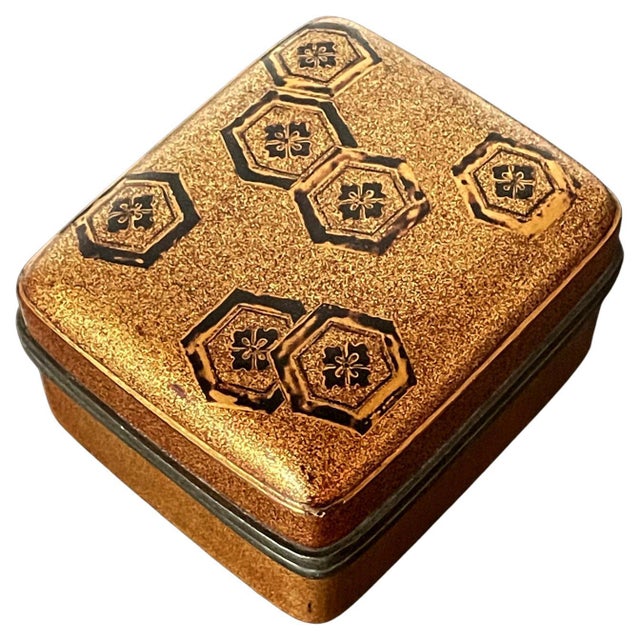 An old Japanese lacquered small box likely used to contain incense powder called Kobako, circa Momoyama to early Edo...