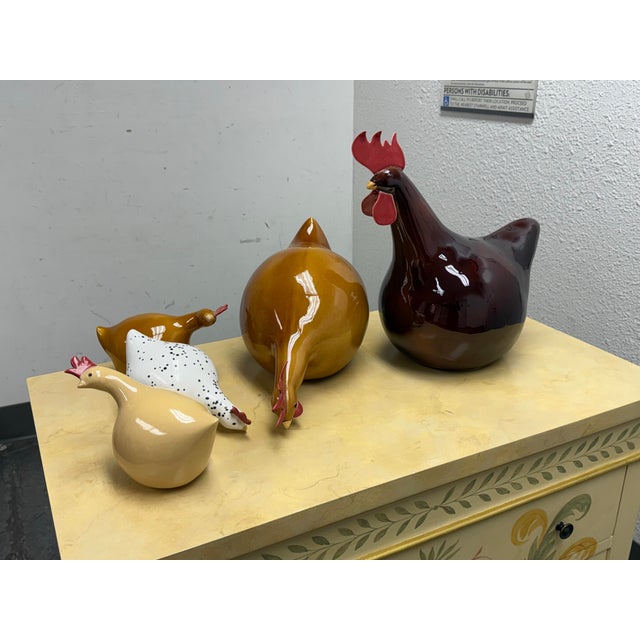 Longchamp Catherine Hunter French "Les Poules" Ceramic Chickens, Set of Five For Sale - Image 4 of 12