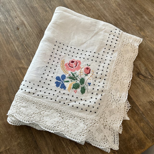 French Linen Floral Hand Embroidered For Sale - Image 9 of 9