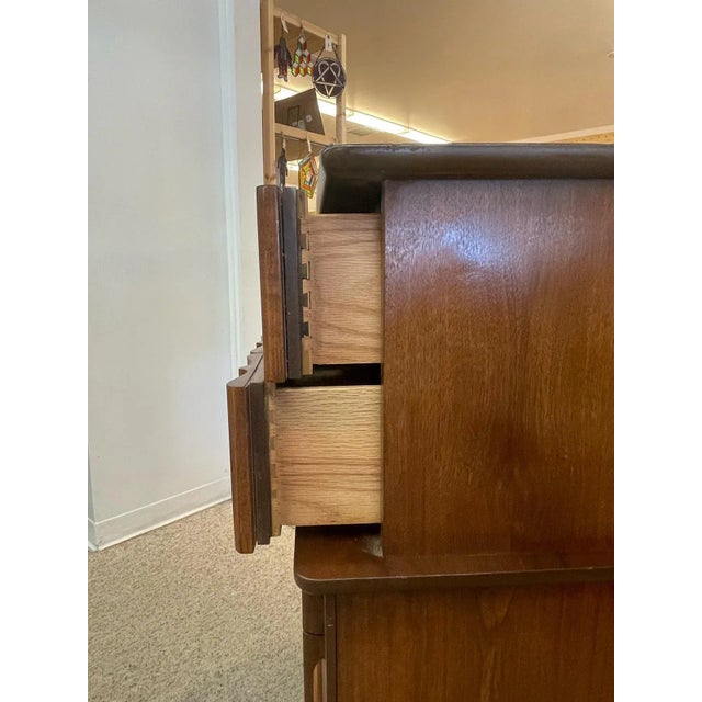 Wood 1970s Vintage Mid Century Modern Highboy Dresser by United With Sculpted Wood Front For Sale - Image 7 of 9