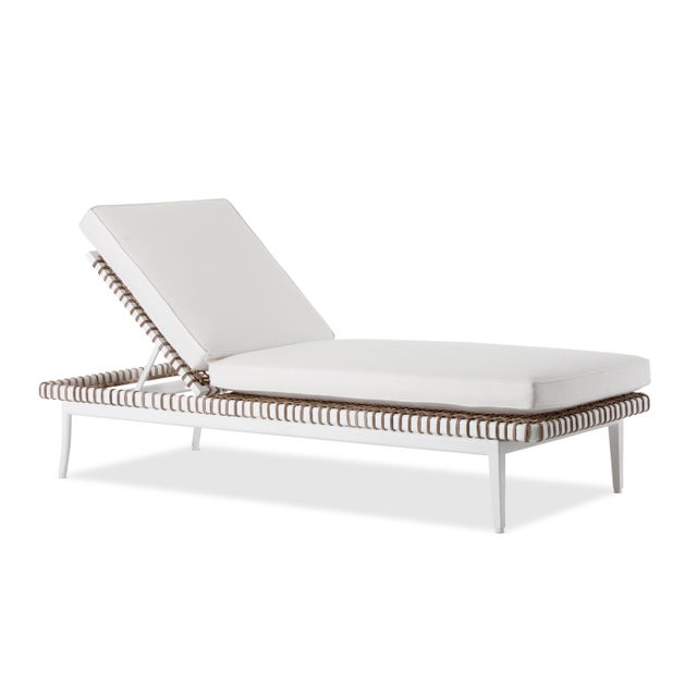 Delta Gamma Chaise Lounge in White For Sale In New York - Image 6 of 6